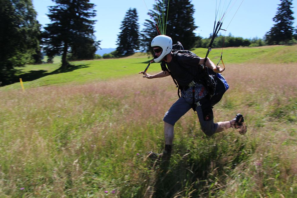 Gleitschirmfliegen starten Gleitschirmfliegen starten